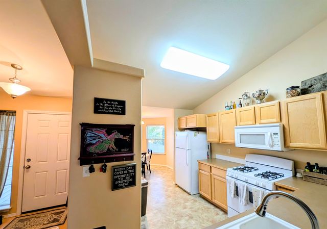 1720 W BRIAR Ln, Spokane, WA 99208