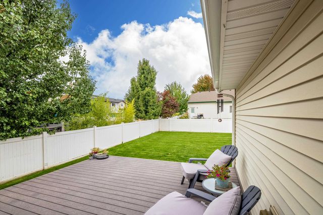 1720 W BRIAR Ln, Spokane, WA 99208
