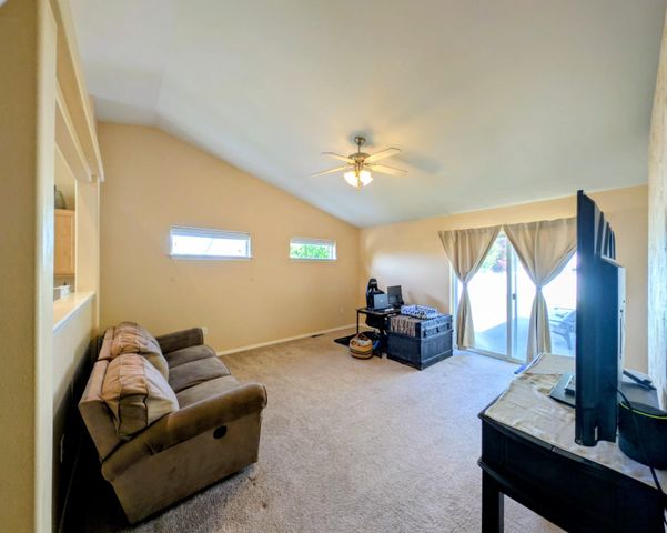 1720 W BRIAR Ln, Spokane, WA 99208