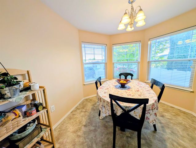 1720 W BRIAR Ln, Spokane, WA 99208