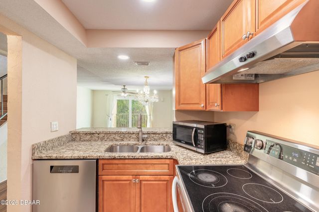 144 S Halifax Ave Apt 8, Daytona Beach, FL 32118