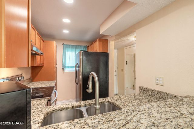 144 S Halifax Ave Apt 8, Daytona Beach, FL 32118