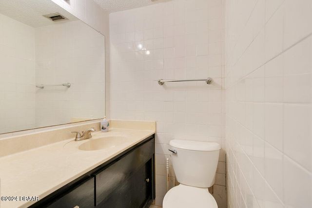 144 S Halifax Ave Apt 8, Daytona Beach, FL 32118