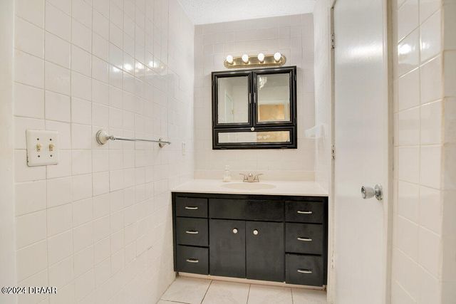 144 S Halifax Ave Apt 8, Daytona Beach, FL 32118