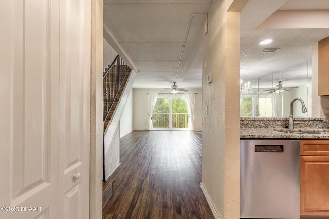 144 S Halifax Ave Apt 8, Daytona Beach, FL 32118