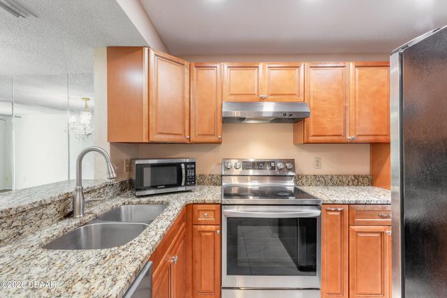144 S Halifax Ave Apt 8, Daytona Beach, FL 32118