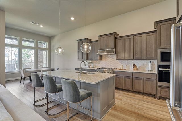 1716 Encino Boulevard, Conroe, TX 77304