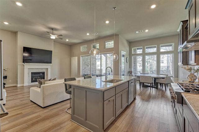 1716 Encino Boulevard, Conroe, TX 77304