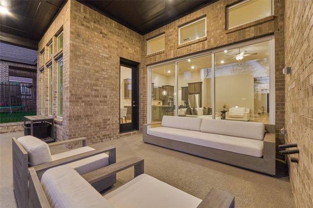 1716 Encino Boulevard, Conroe, TX 77304