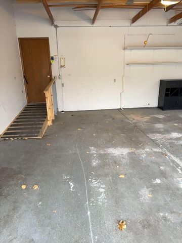 10872 N San Marino DRIVE, Mequon, WI 53092