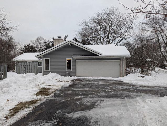 10872 N San Marino DRIVE, Mequon, WI 53092