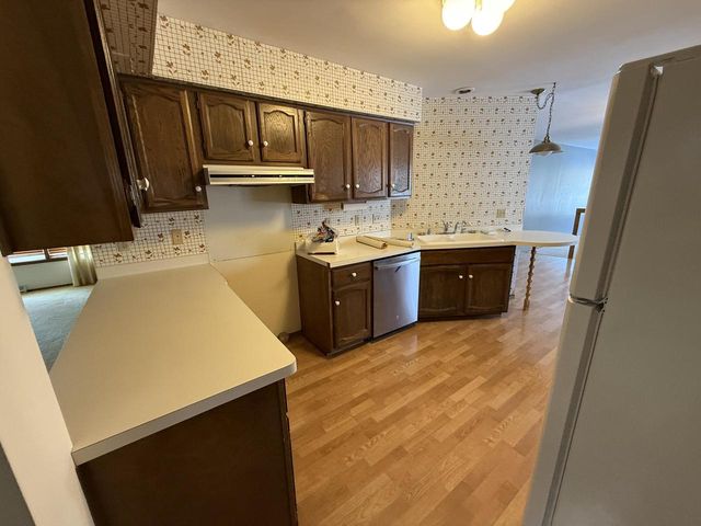 10872 N San Marino DRIVE, Mequon, WI 53092