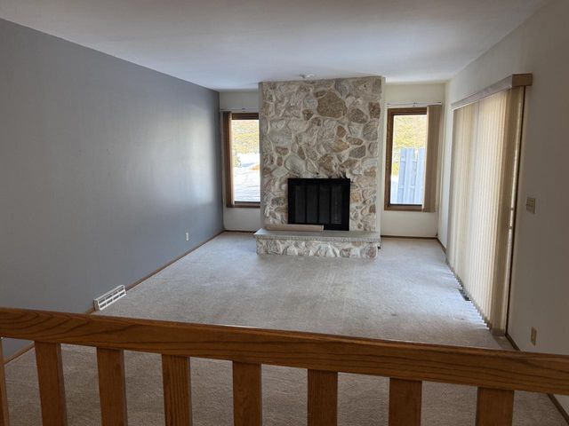 10872 N San Marino DRIVE, Mequon, WI 53092