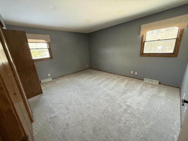 10872 N San Marino DRIVE, Mequon, WI 53092