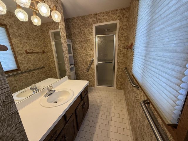 10872 N San Marino DRIVE, Mequon, WI 53092