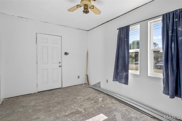 213 Amvets Drive, De Soto, MO 63020