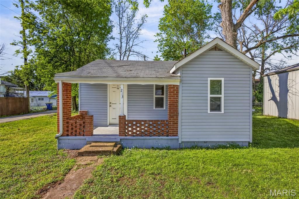213 Amvets Drive, De Soto, MO 63020