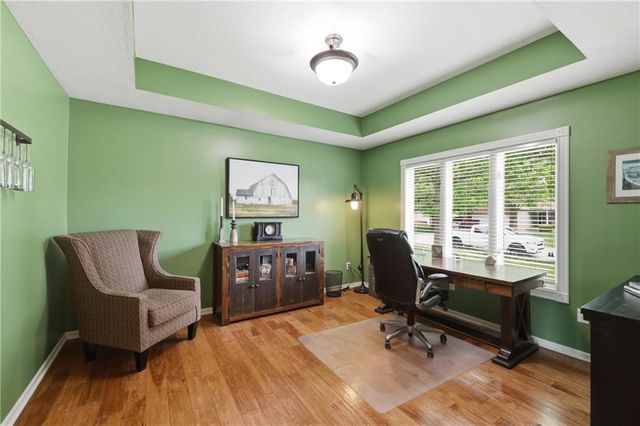 2905 SW Shrout Creek Drive, Blue Springs, MO 64015