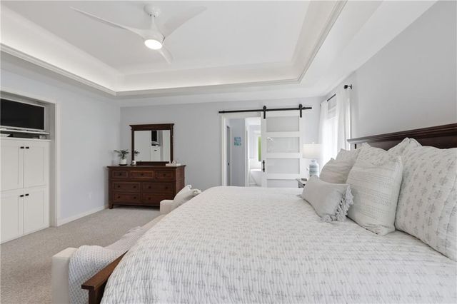 2905 SW Shrout Creek Drive, Blue Springs, MO 64015