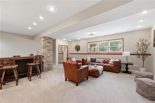 2905 SW Shrout Creek Drive, Blue Springs, MO 64015