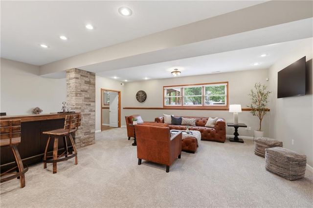 2905 SW Shrout Creek Drive, Blue Springs, MO 64015