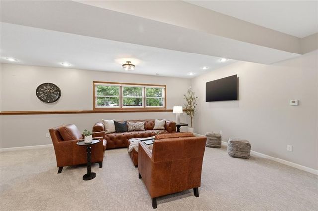 2905 SW Shrout Creek Drive, Blue Springs, MO 64015
