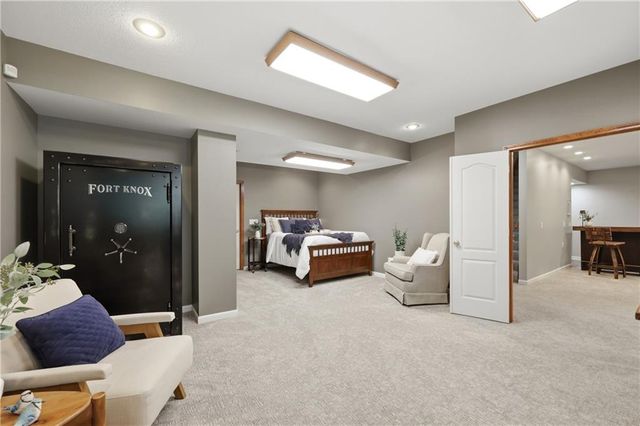2905 SW Shrout Creek Drive, Blue Springs, MO 64015