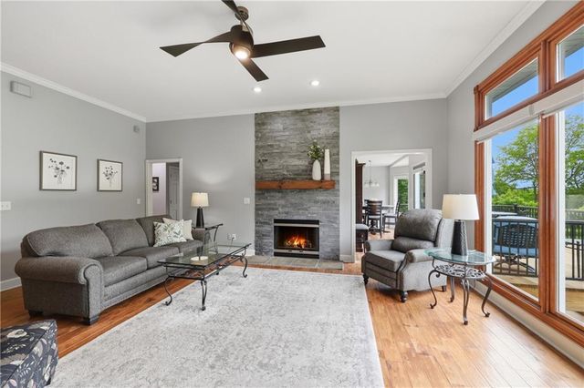 2905 SW Shrout Creek Drive, Blue Springs, MO 64015