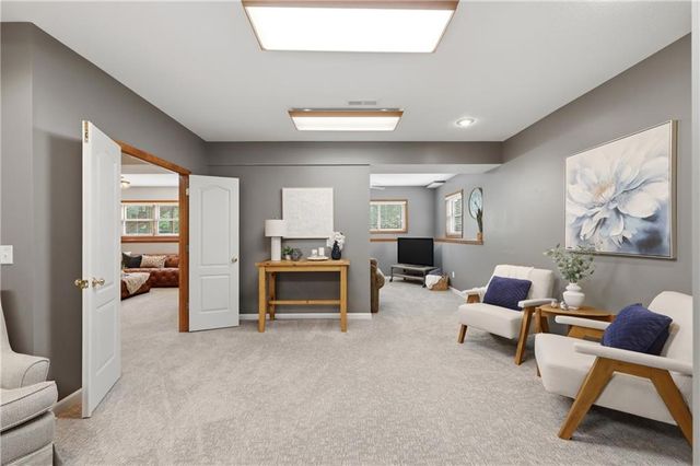 2905 SW Shrout Creek Drive, Blue Springs, MO 64015