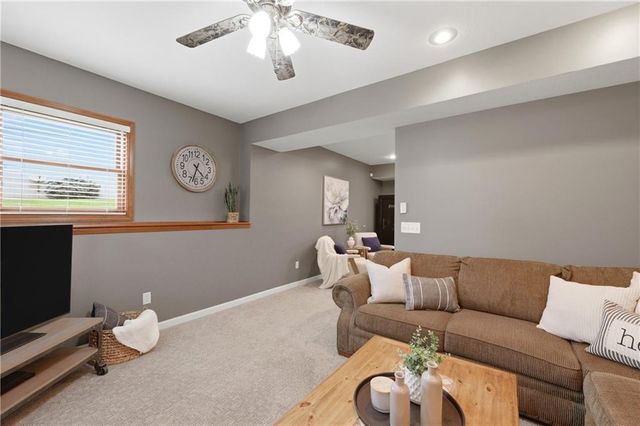 2905 SW Shrout Creek Drive, Blue Springs, MO 64015