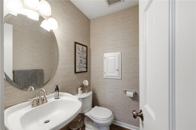 2905 SW Shrout Creek Drive, Blue Springs, MO 64015
