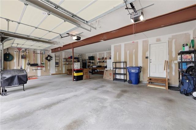 2905 SW Shrout Creek Drive, Blue Springs, MO 64015
