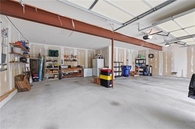 2905 SW Shrout Creek Drive, Blue Springs, MO 64015