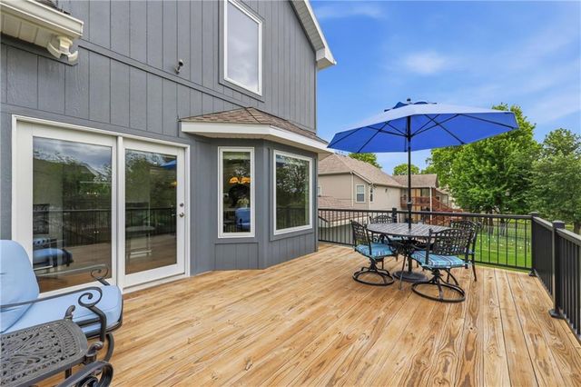 2905 SW Shrout Creek Drive, Blue Springs, MO 64015