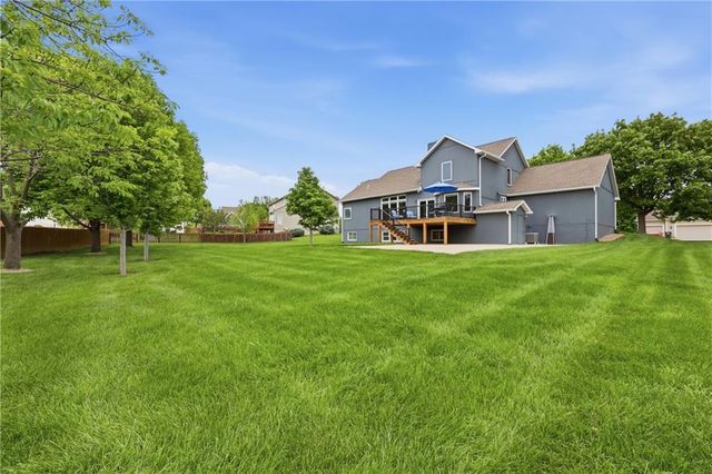 2905 SW Shrout Creek Drive, Blue Springs, MO 64015