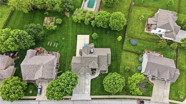 2905 SW Shrout Creek Drive, Blue Springs, MO 64015
