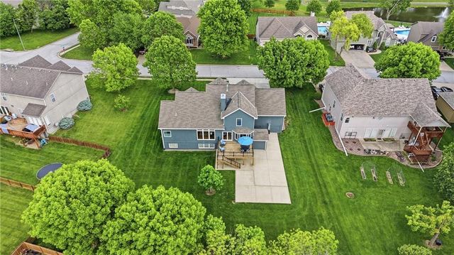 2905 SW Shrout Creek Drive, Blue Springs, MO 64015