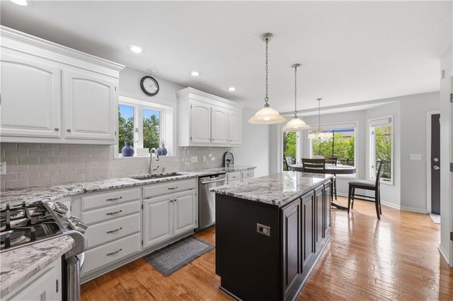 2905 SW Shrout Creek Drive, Blue Springs, MO 64015