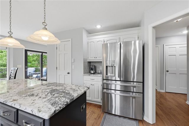 2905 SW Shrout Creek Drive, Blue Springs, MO 64015