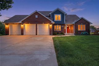 2905 SW Shrout Creek Drive, Blue Springs, MO 64015