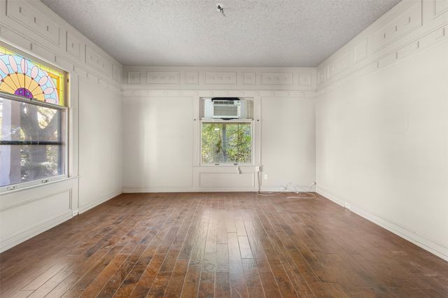 511 Highland Avenue, Waxahachie, TX 75165