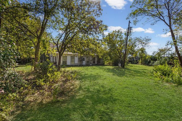 511 Highland Avenue, Waxahachie, TX 75165