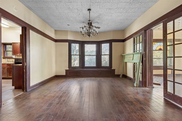 511 Highland Avenue, Waxahachie, TX 75165