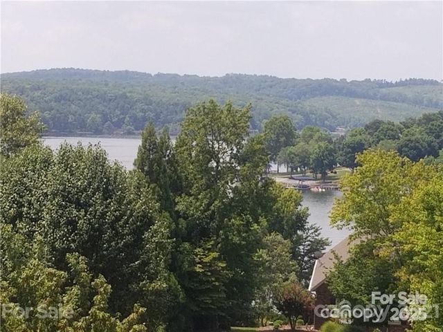 176 Mallard Drive, Badin Lake, NC 28127