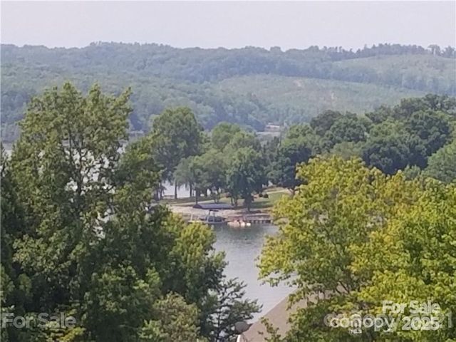 176 Mallard Drive, Badin Lake, NC 28127