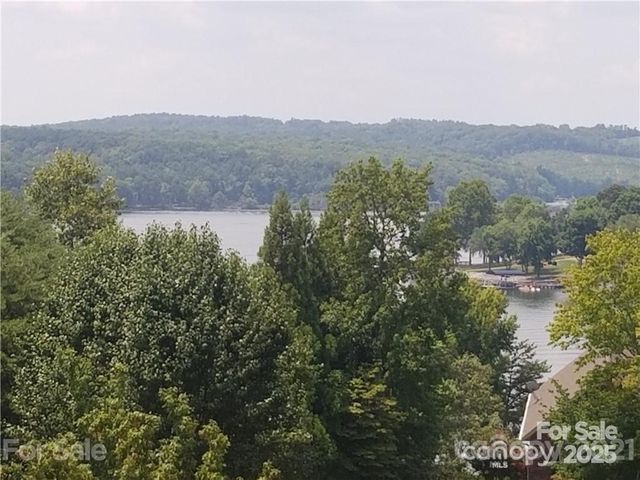 176 Mallard Drive, Badin Lake, NC 28127