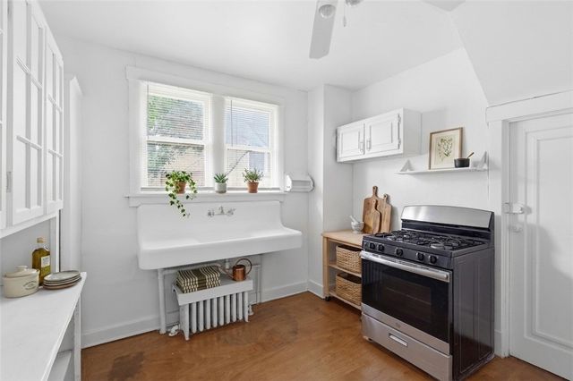 3011-3013 Pioneer Ave, Brookline, PA 15226