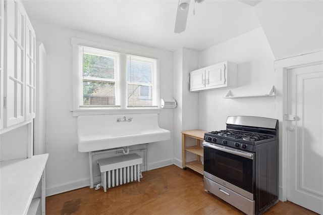 3011-3013 Pioneer Ave, Brookline, PA 15226
