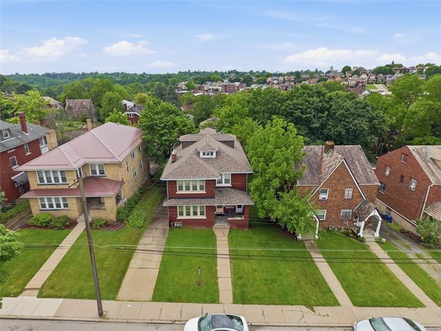 3011-3013 Pioneer Ave, Brookline, PA 15226