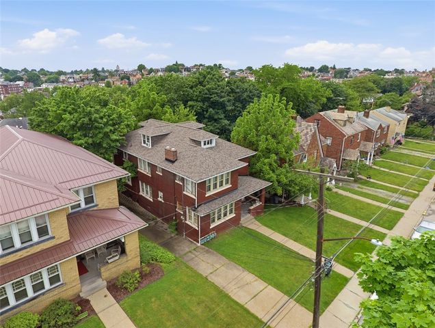 3011-3013 Pioneer Ave, Brookline, PA 15226